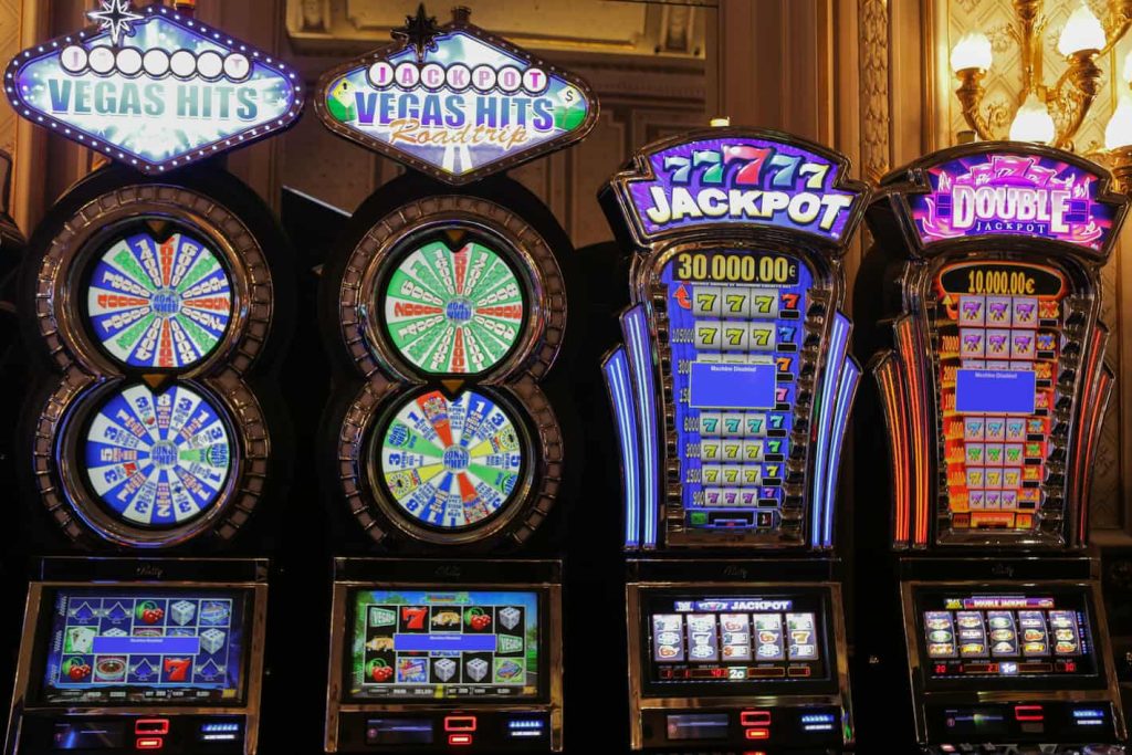 Casino Slot Game “Engineered Luck”: How Odds Are Programmed to Create Specific Outcomes