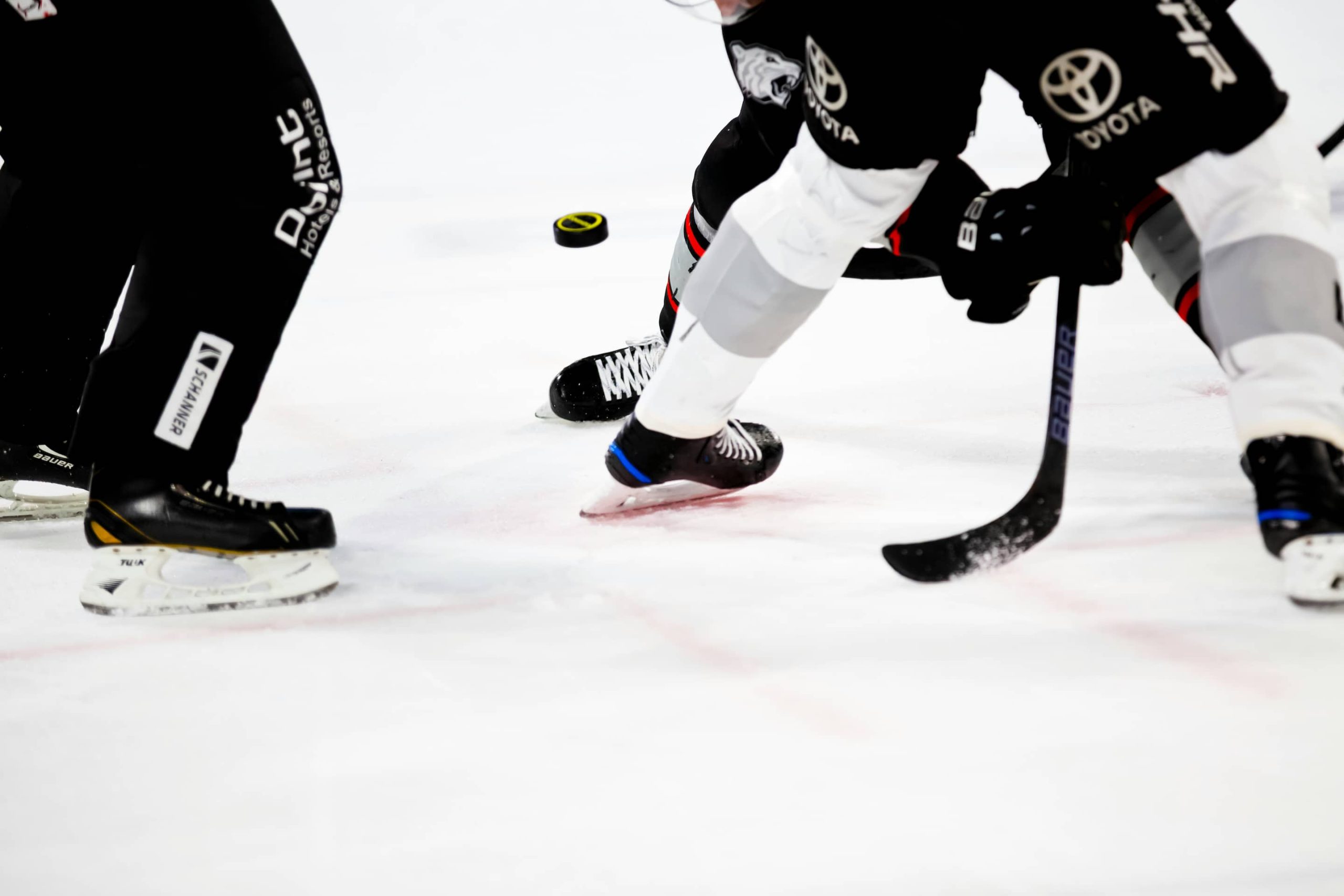 Top 5 Factors to Consider When Betting on Hockey Playoff Games